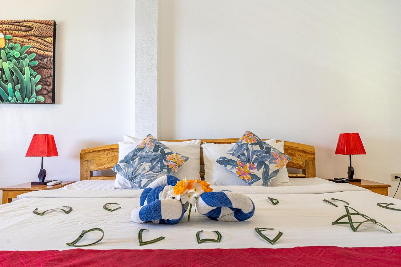 Blue Star Dive And Resort Anda  Bagian luar foto