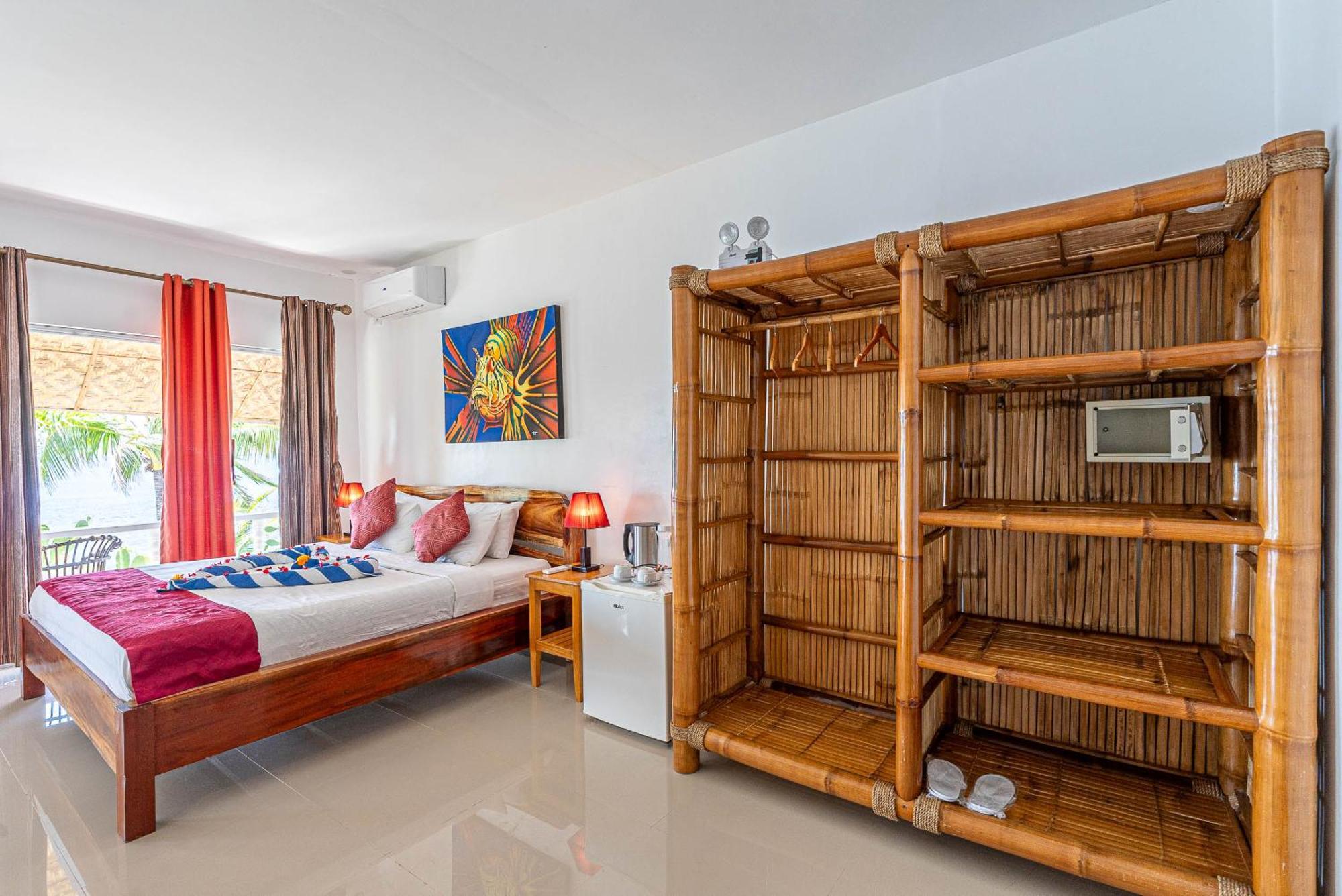 Blue Star Dive And Resort Anda  Bagian luar foto