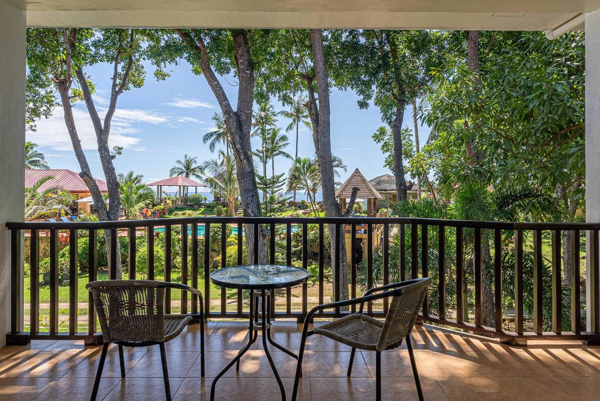 Blue Star Dive And Resort Anda  Bagian luar foto