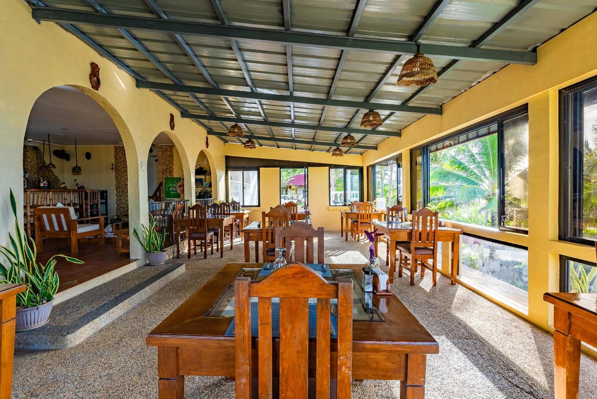 Blue Star Dive And Resort Anda  Bagian luar foto