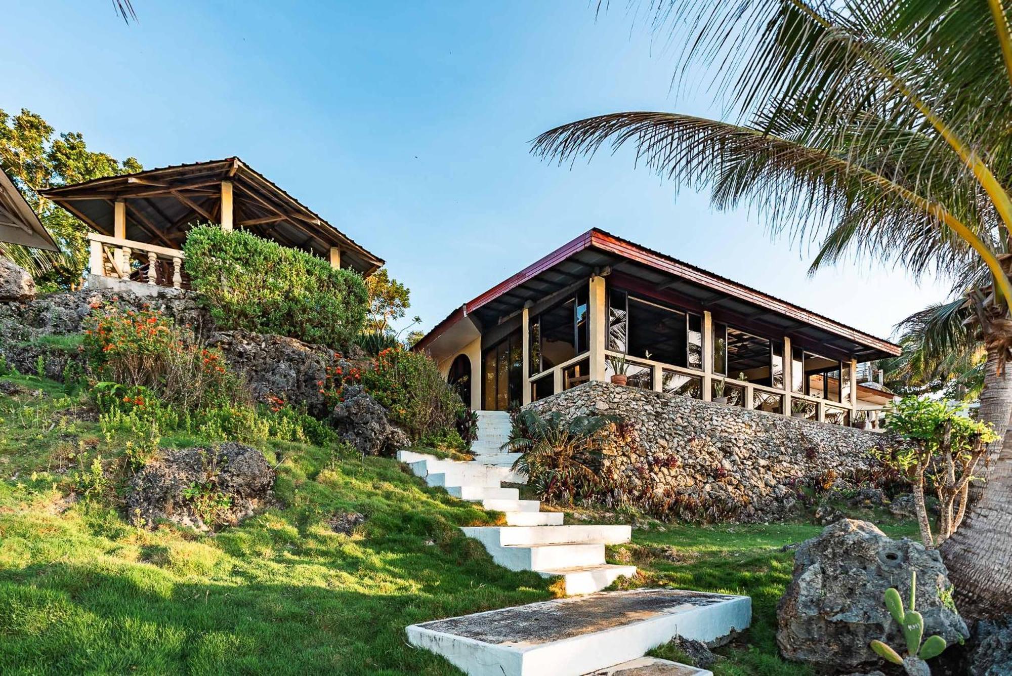 Blue Star Dive And Resort Anda  Bagian luar foto