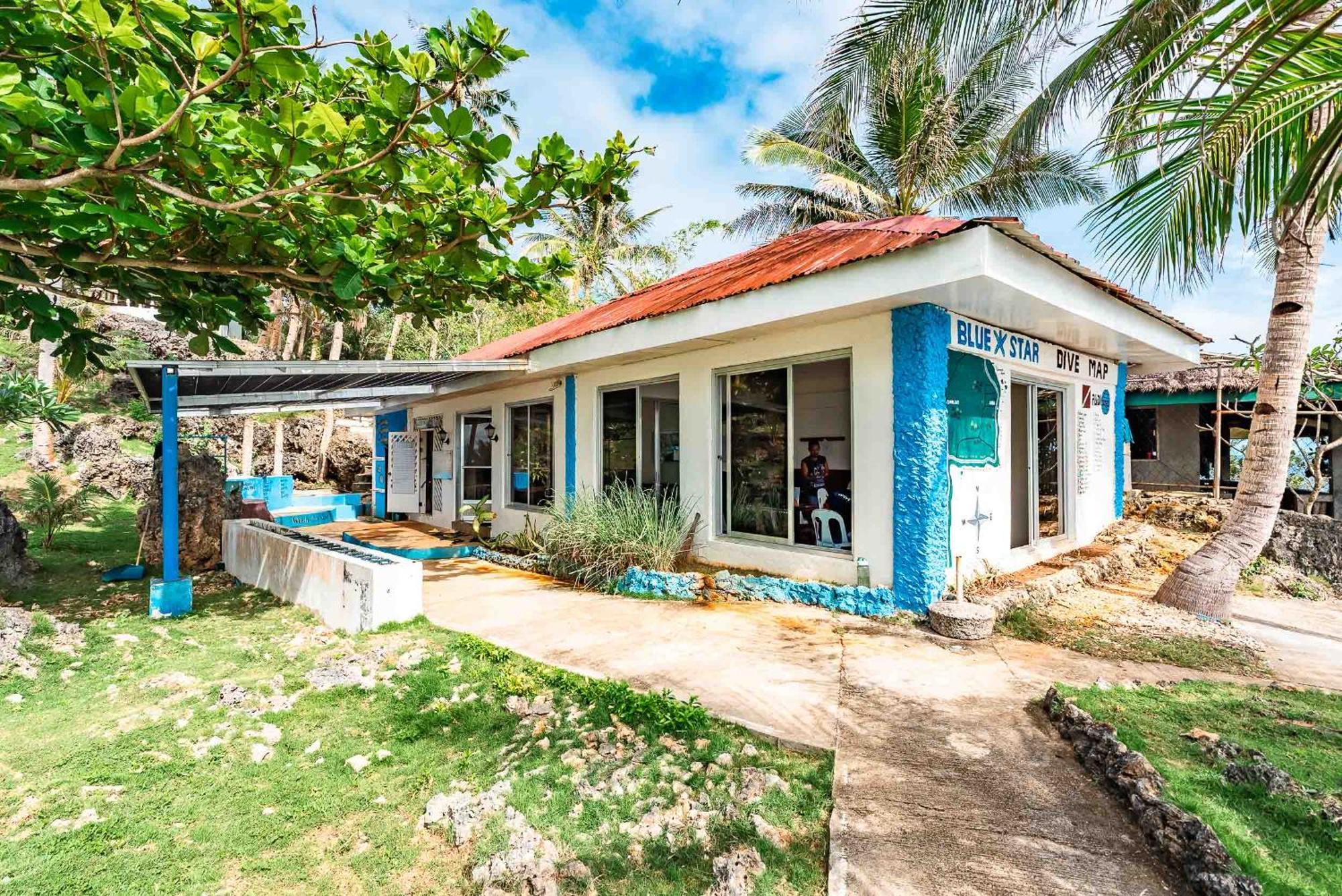 Blue Star Dive And Resort Anda  Bagian luar foto