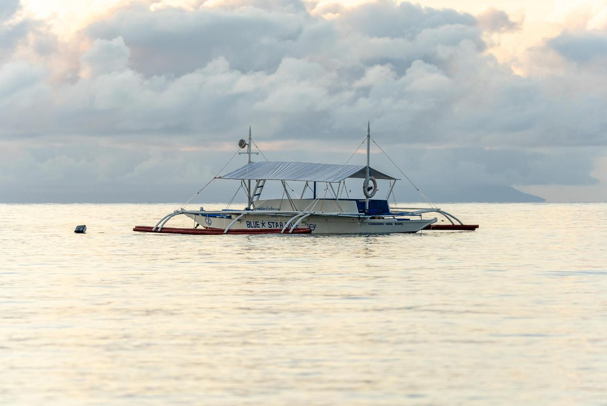 Blue Star Dive And Resort Anda  Bagian luar foto
