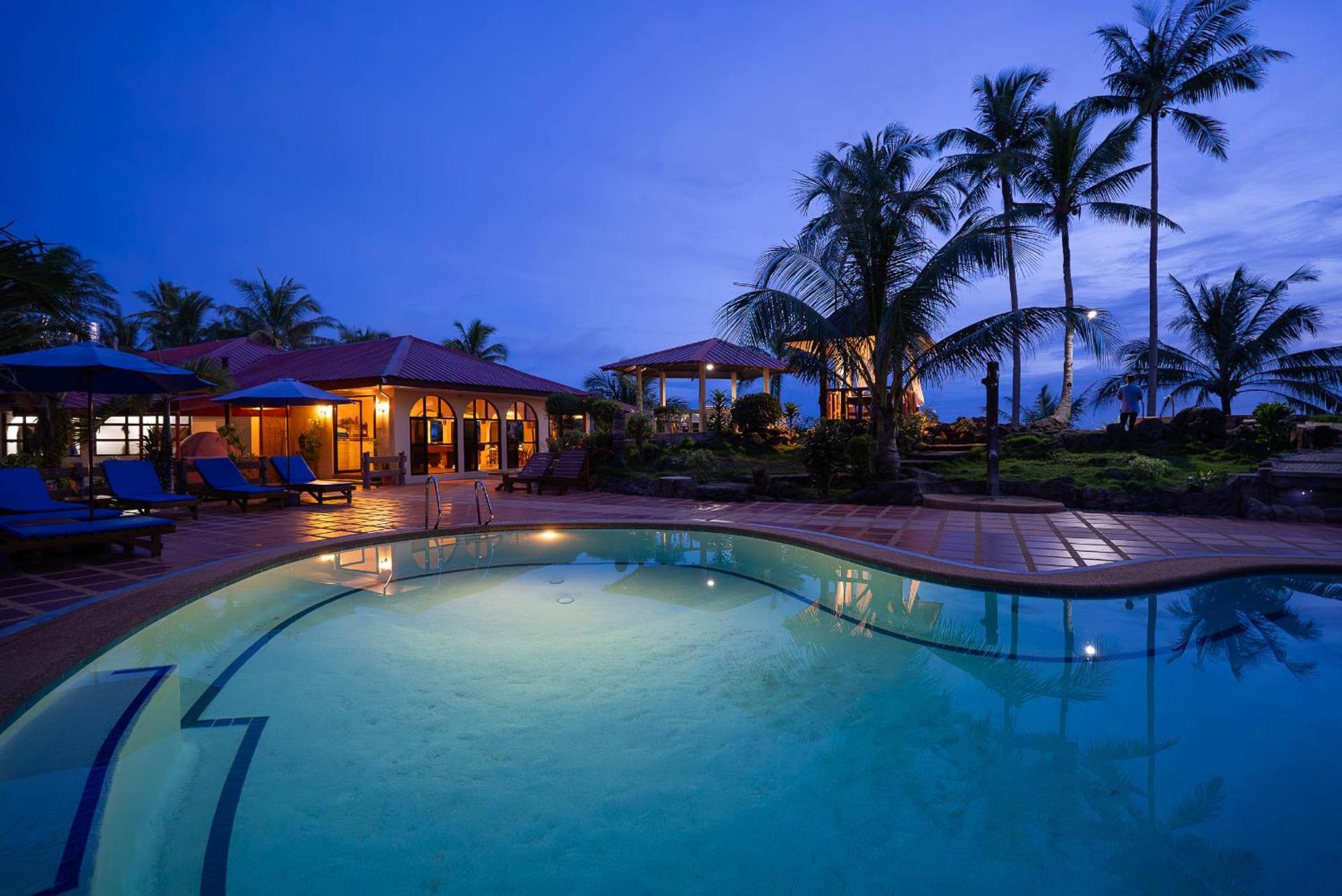 Blue Star Dive And Resort Anda  Bagian luar foto