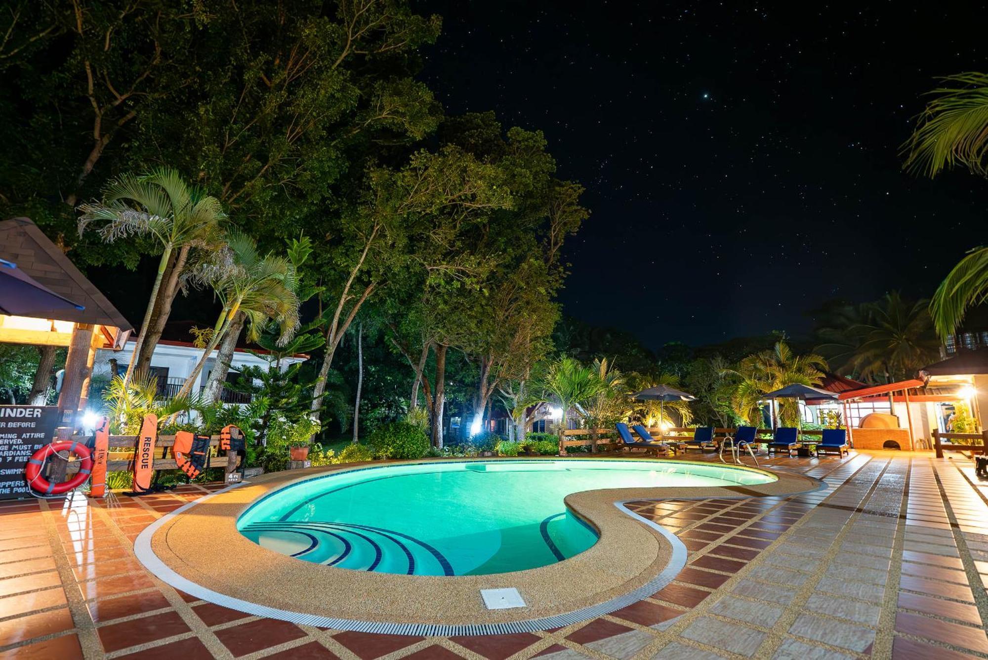 Blue Star Dive And Resort Anda  Bagian luar foto