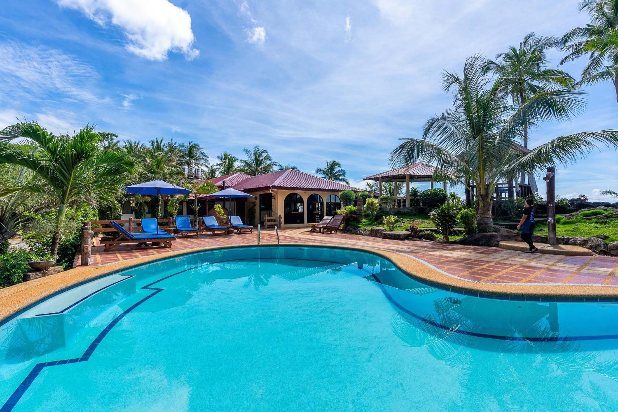 Blue Star Dive And Resort Anda  Bagian luar foto