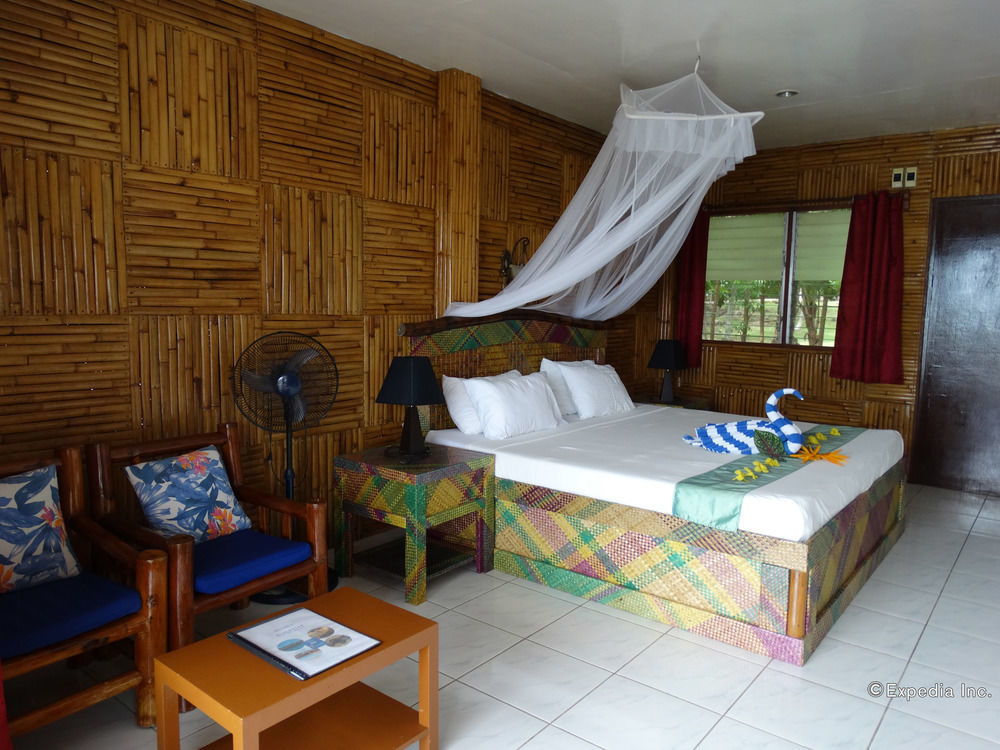 Blue Star Dive And Resort Anda  Bagian luar foto