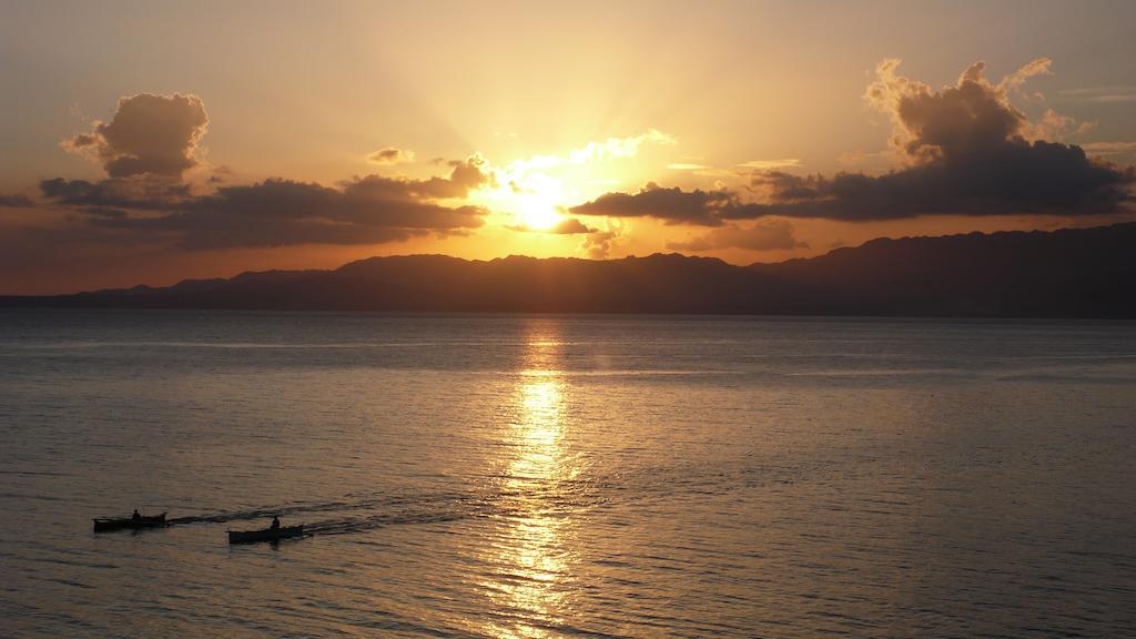 Blue Star Dive And Resort Anda  Bagian luar foto